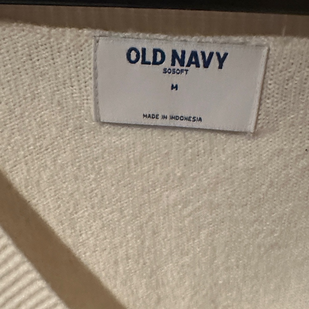 Old Navy Women's Soft Cream V-Neck Sweater - Picture 2 of 3